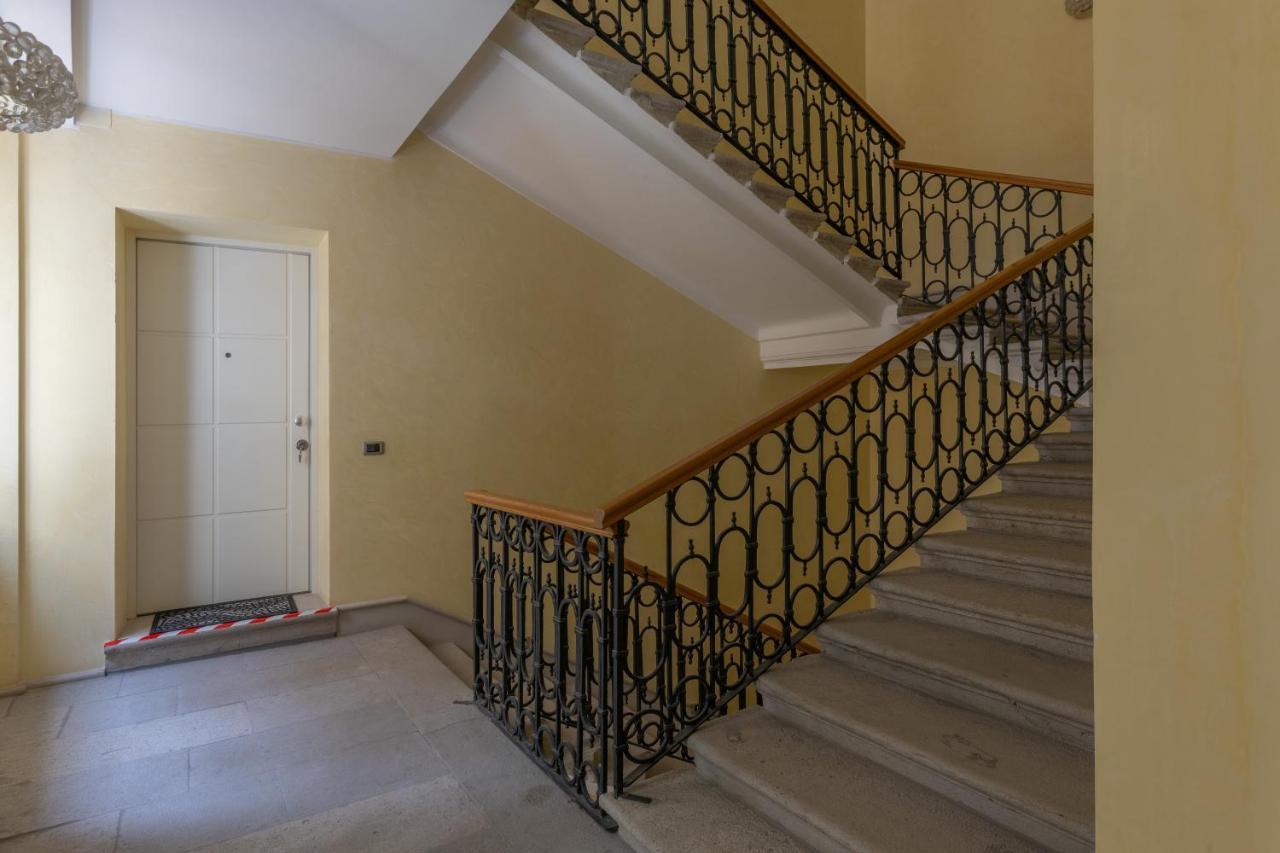 Suite Saba, Stile E Parcheggio In Centro A Trieste Exterior photo